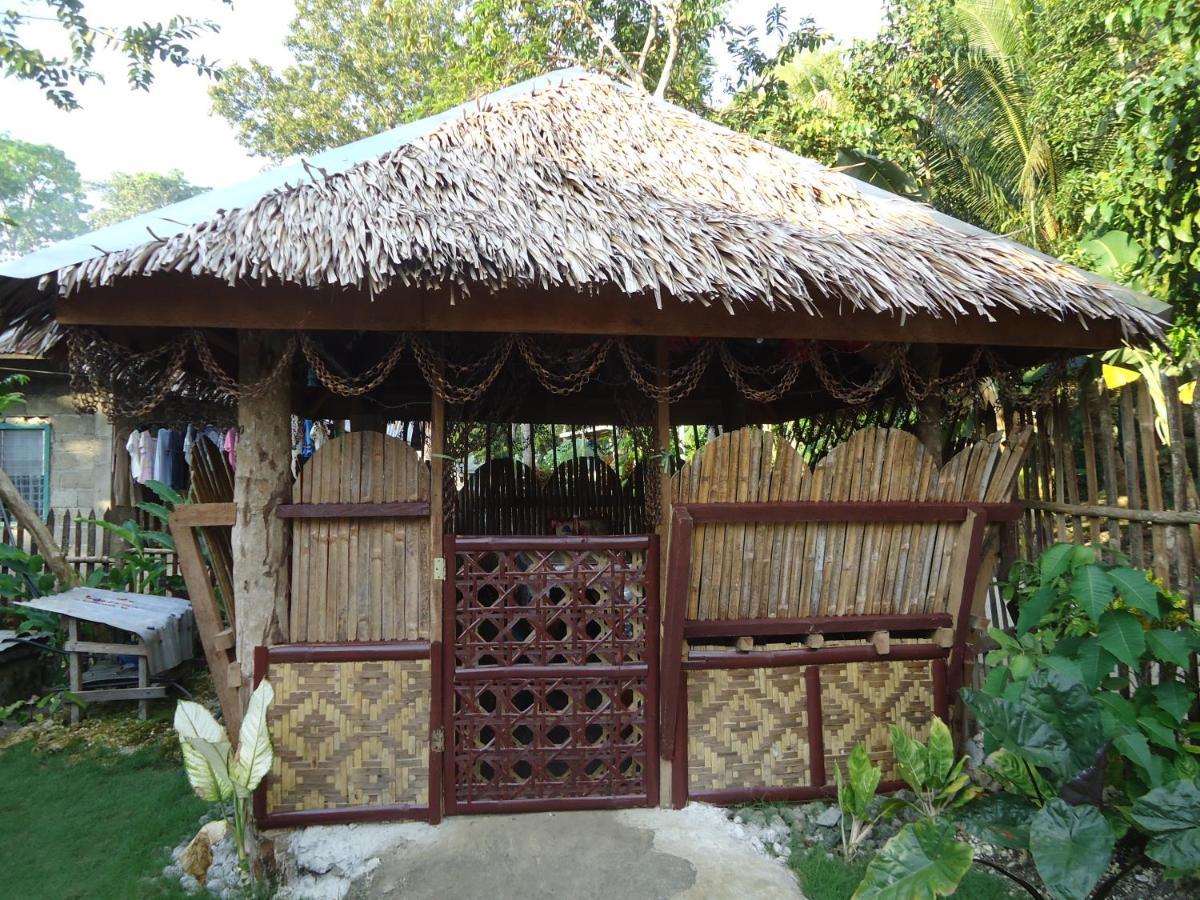 Lhoyjean Garden Hostel Batuan Exterior photo