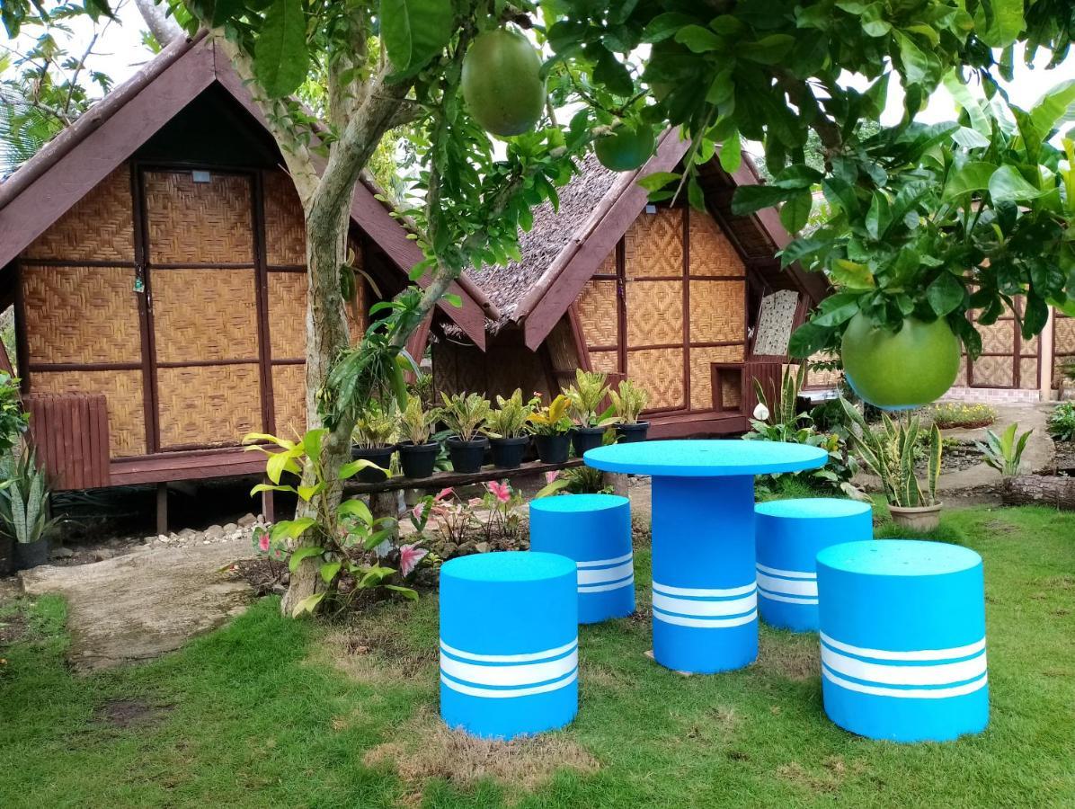 Lhoyjean Garden Hostel Batuan Exterior photo