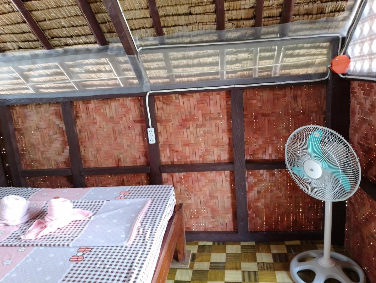 Lhoyjean Garden Hostel Batuan Exterior photo