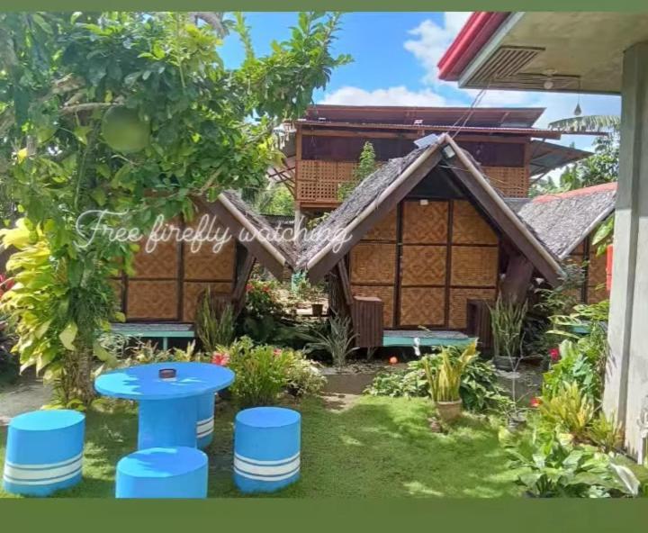 Lhoyjean Garden Hostel Batuan Exterior photo