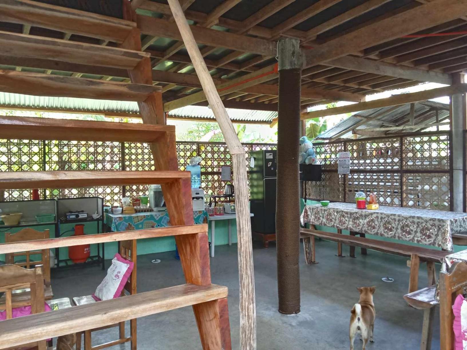 Lhoyjean Garden Hostel Batuan Exterior photo