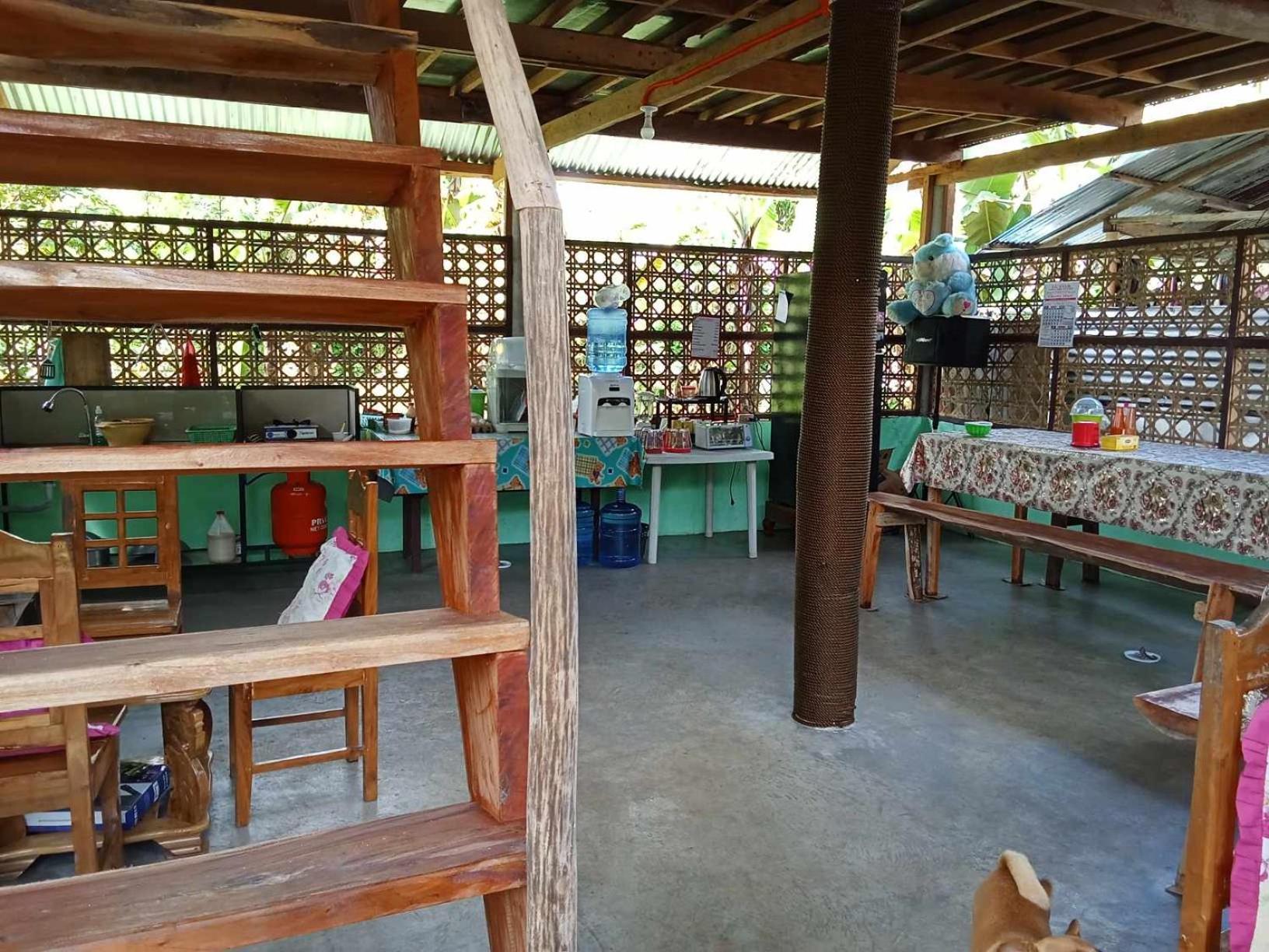 Lhoyjean Garden Hostel Batuan Exterior photo