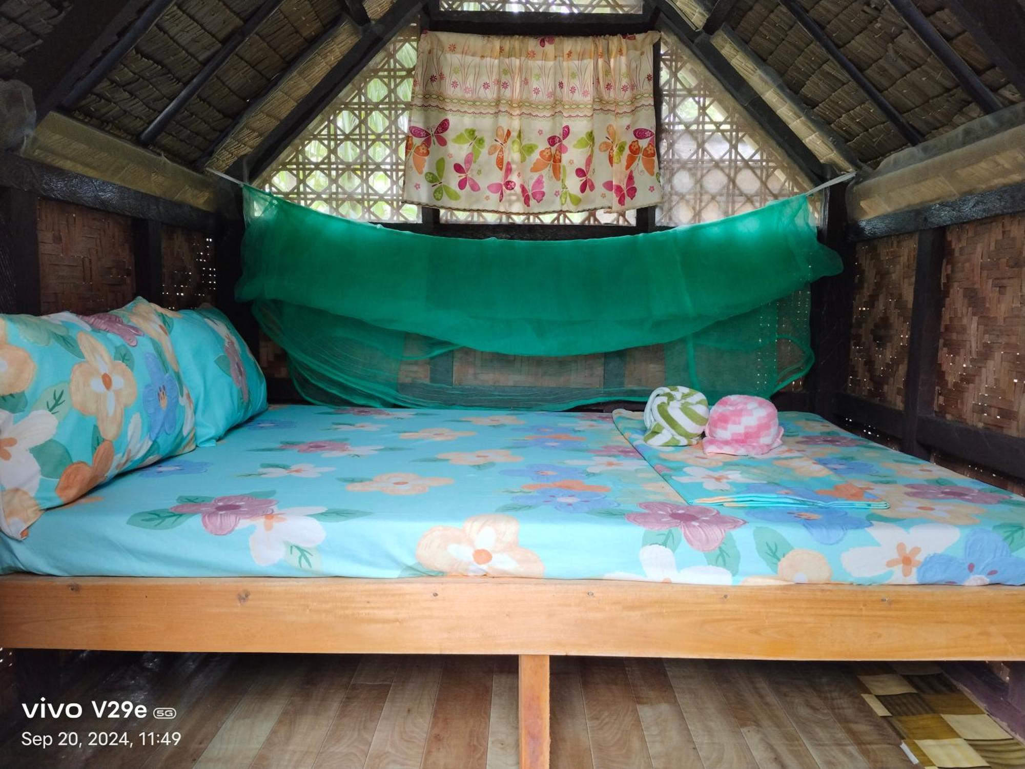 Lhoyjean Garden Hostel Batuan Exterior photo