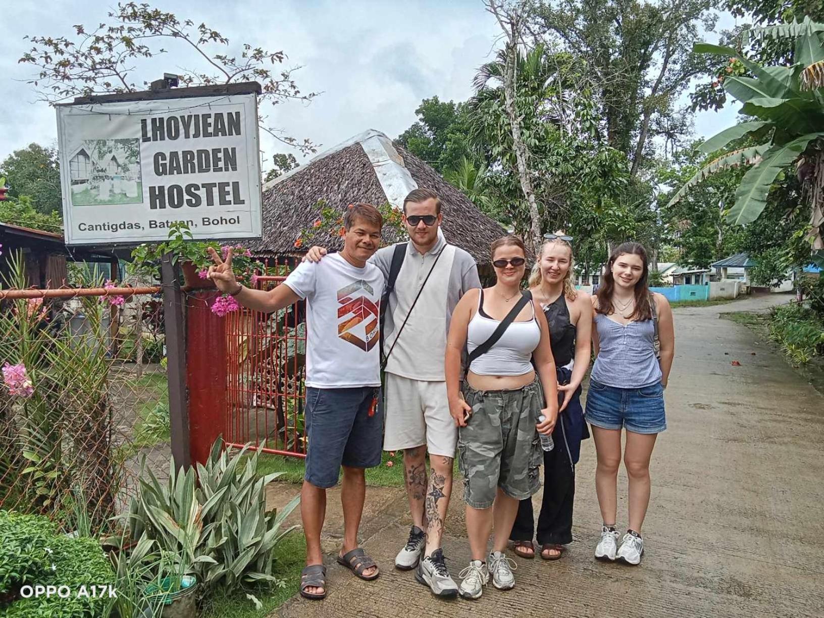 Lhoyjean Garden Hostel Batuan Exterior photo